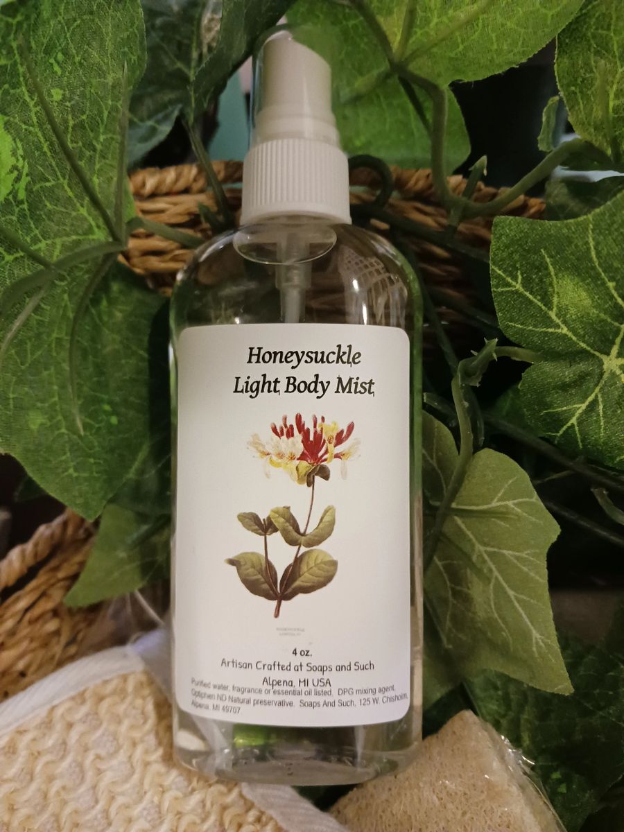 Moisturizing Honeysuckle Body Mist